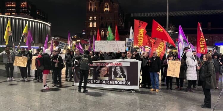 Londra’da Paris Katliamı protesto edildi