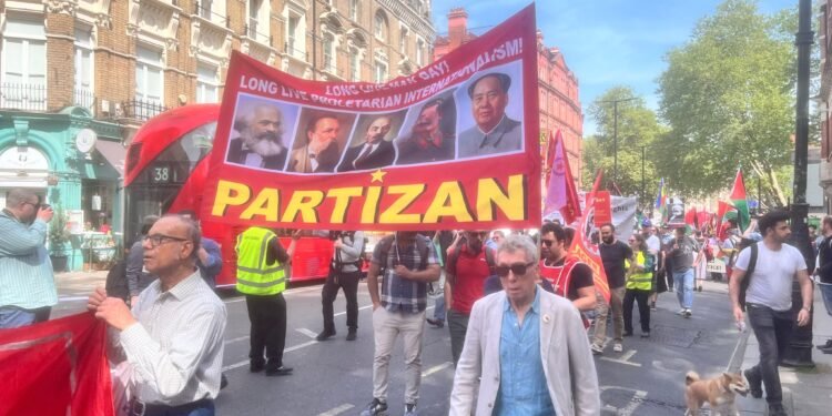 Londra'da 1 Mayıs yürüyüşü